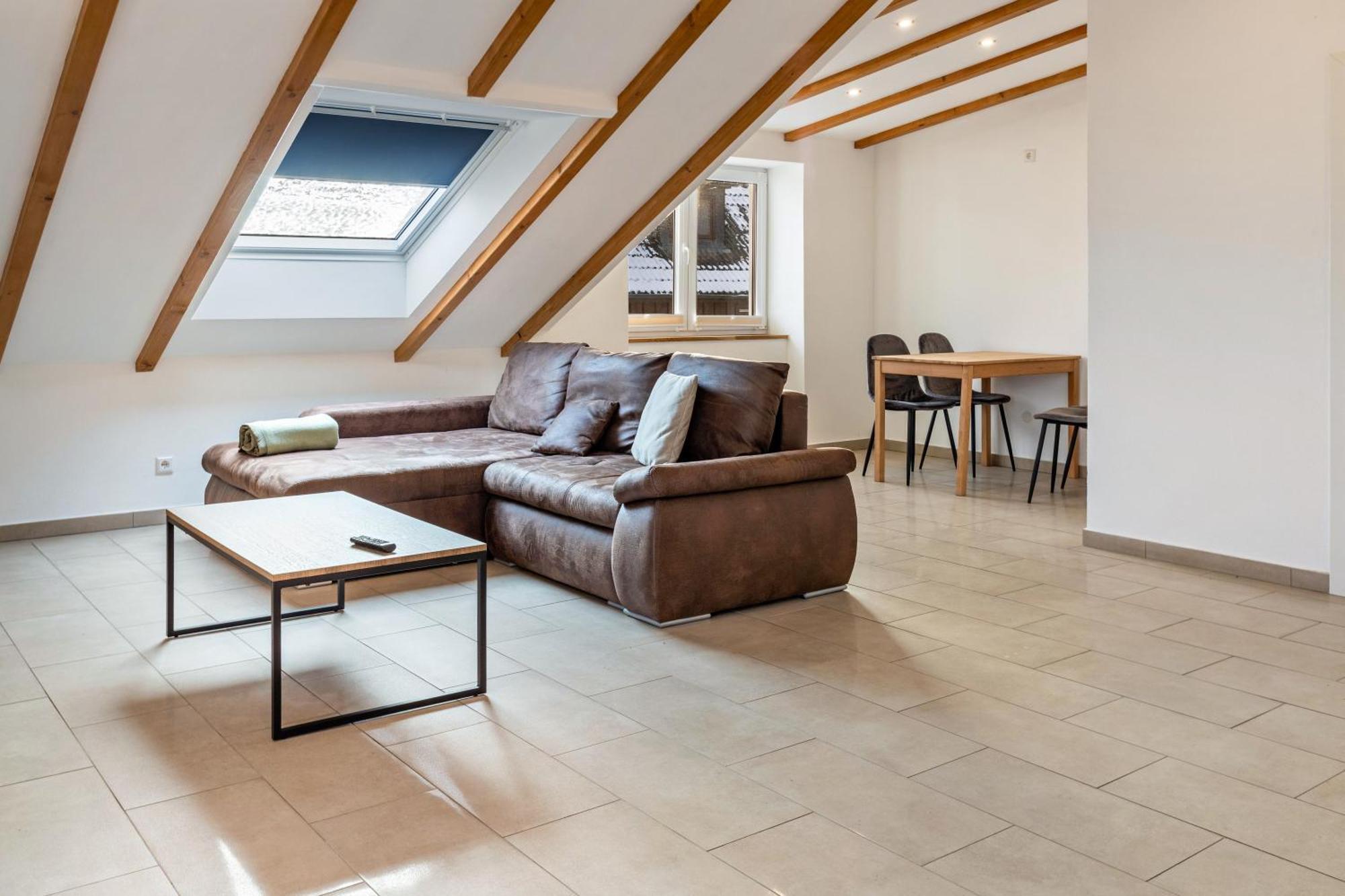 Martin Lafar Apartment *
