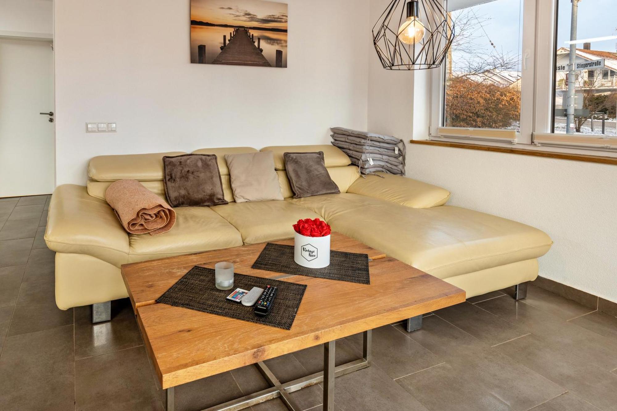 Martin Lafar Apartment *
