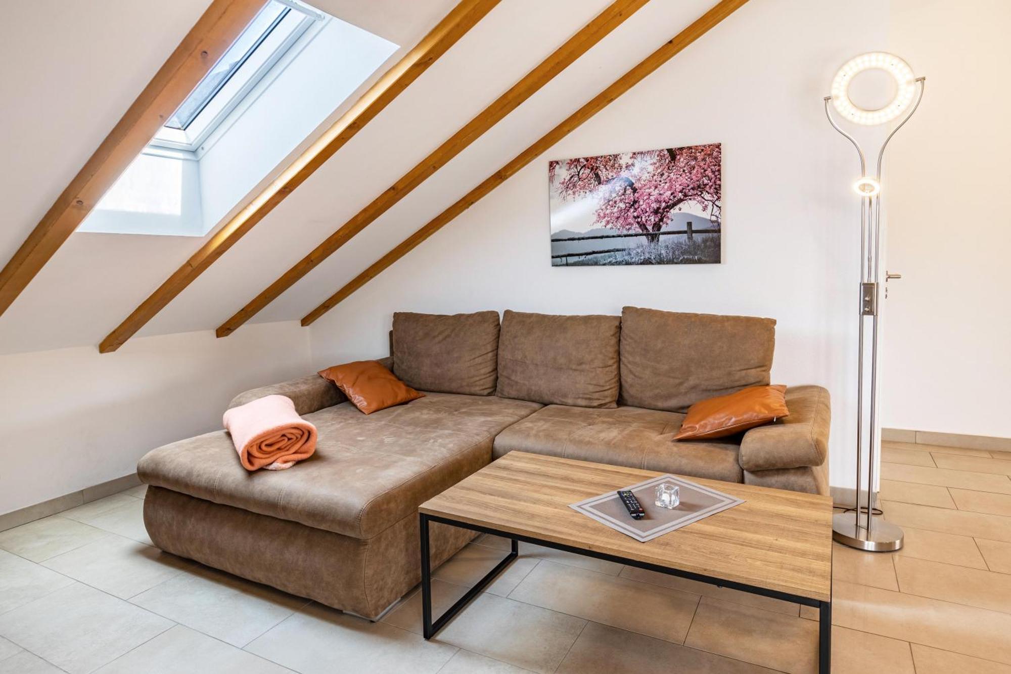Martin Lafar Apartment *